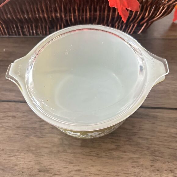 VTG Pyrex Daisy blossom 1Q casserole with lid 473 - Picture 2 of 8